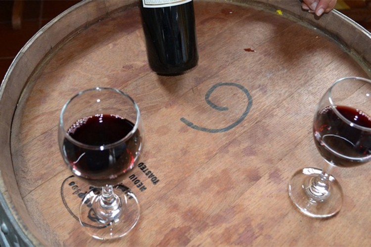 Gosti greškom posluženi crnim vinom od 5.000 evra