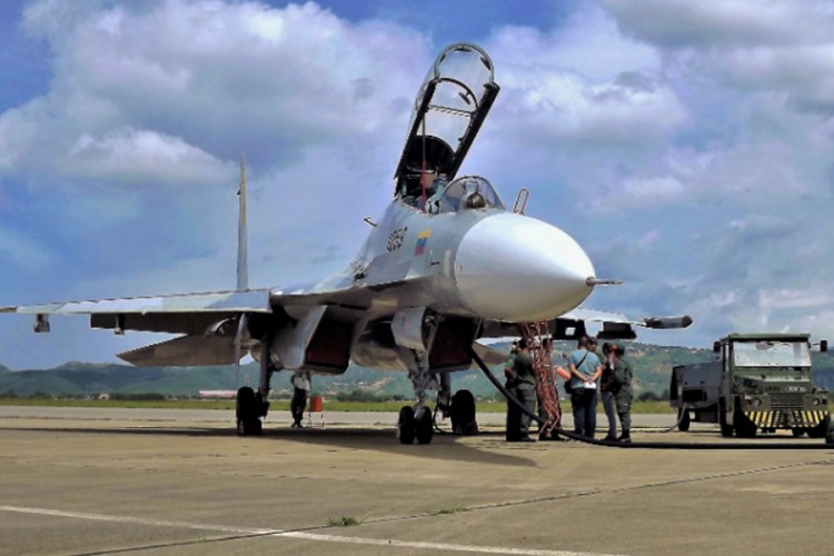 Venecuela obnavlja oružje, kupuje ruske avione