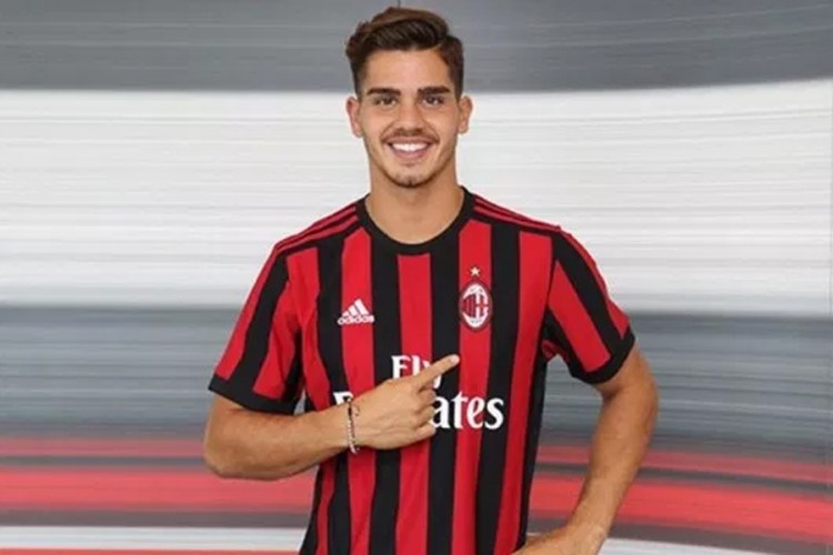 Andre Silva se vraća u Milan