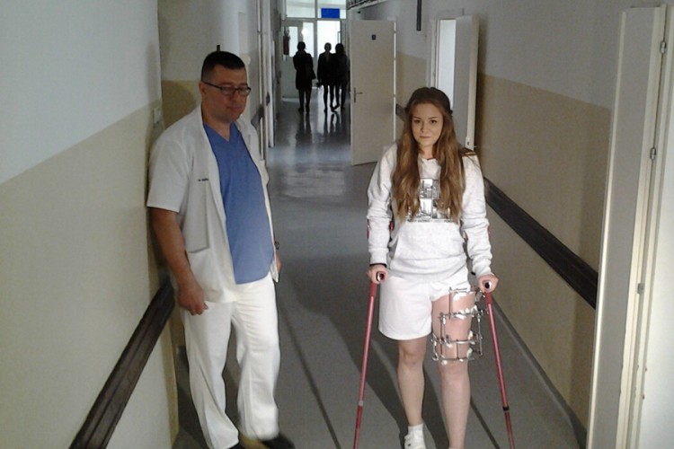 Uspjeh ljekara u Doboju: Fiksatorom pacijentkinji spasili nogu