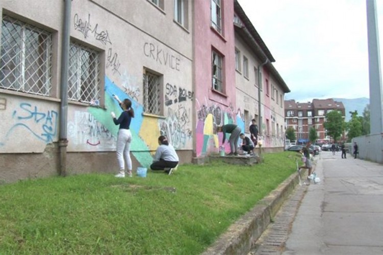 Zenica: Grafiti i poruke mržnje zamijenjeni muralima