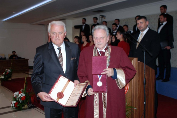 Dodiku uručeno najveće priznanje Univerziteta u Istočnom Sarajevu