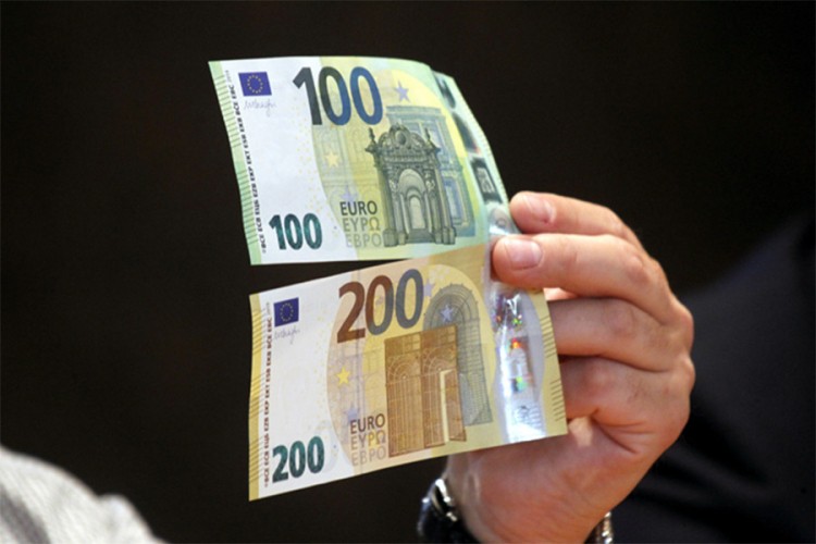 U opticaj puštene nove novčanice od 100 i 200 evra