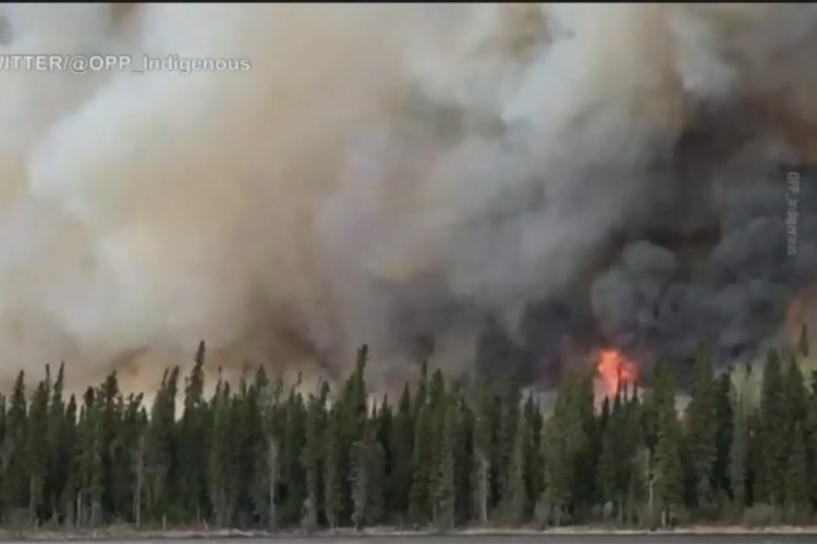 Započeta evakuacija 1.600 ljudi zbog požara u Kanadi