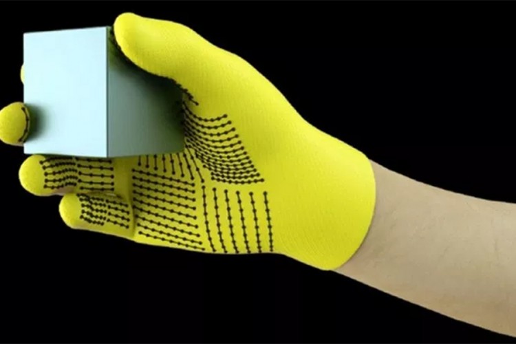 Kompjuteri detektuju objekte dodirom uz pomoć rukavice sa senzorima