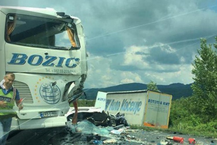 Nesreća kod Okučana: Jedno poginulo, u autobusu iz BiH 15 povrijeđenih
