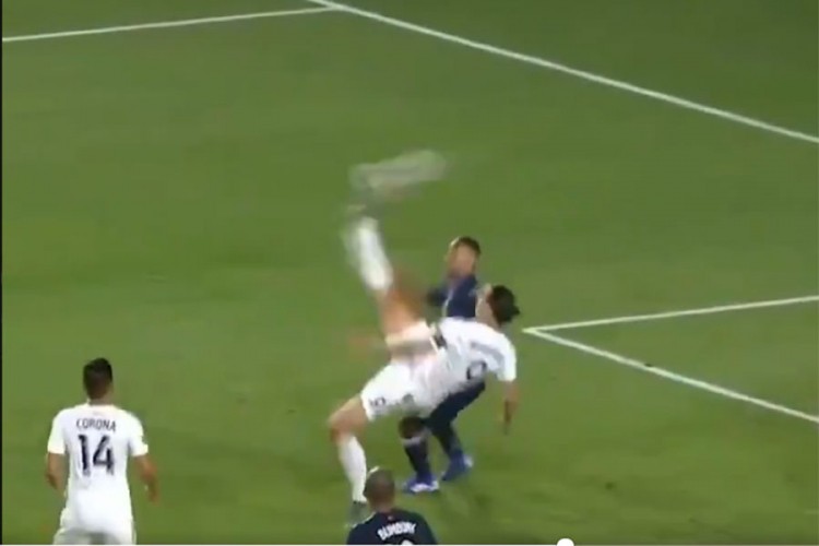 Ibrahimović postigao fenomenalan gol makazicama