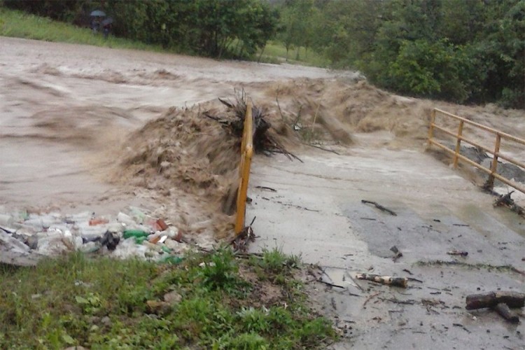 Kiša napravila veliku štetu u Rekavicama