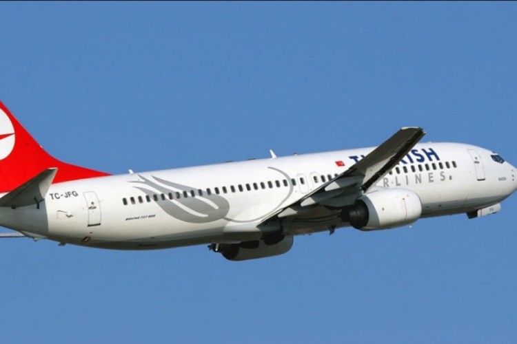Avion na aerodrom u Dubrovniku sletio sa otvorenim vratima