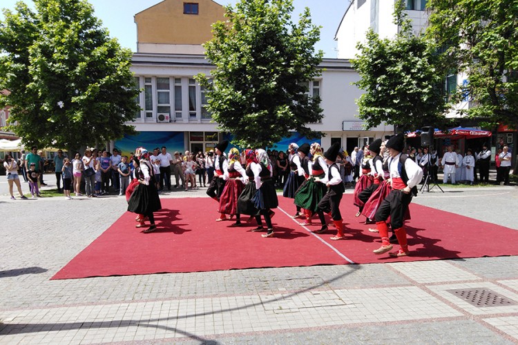 Festival folklora "Kozara" okupio učesnike iz pet zemalja