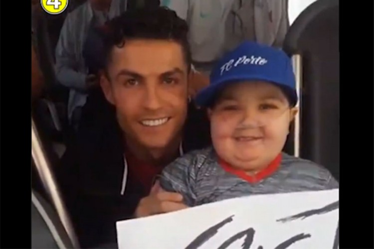 Ronaldo zaustavio autobus i zagrlio teško bolesnog dječaka
