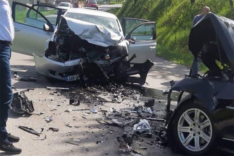 Poginuo vozač kod Cazina, povrijeđen predsjedavajući Skupštine USK