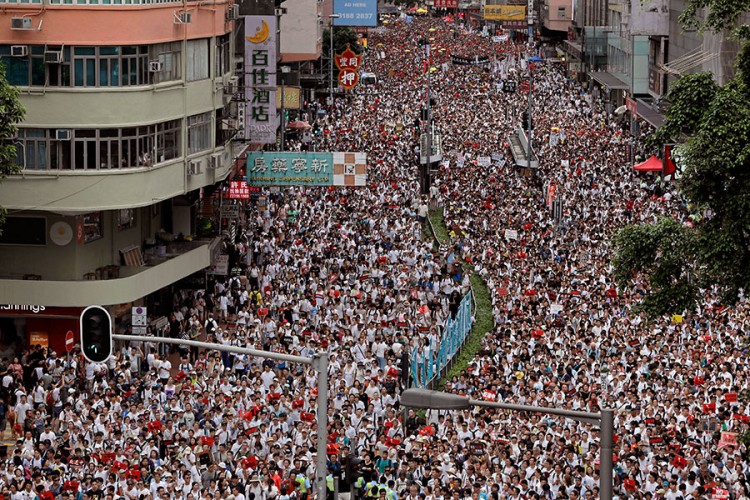 Milion ljudi na ulicama Hong Konga, sukob policije i demonstranata