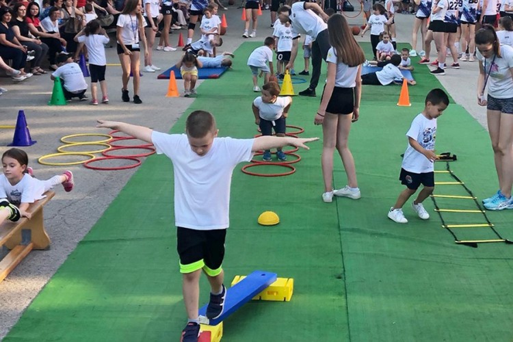 Javni čas u Modriči “MD klinci” pokazali sportske vještine