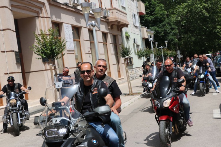 Zahvalnica Moto-klubu TNT-u od gradonačelnika Trebinja