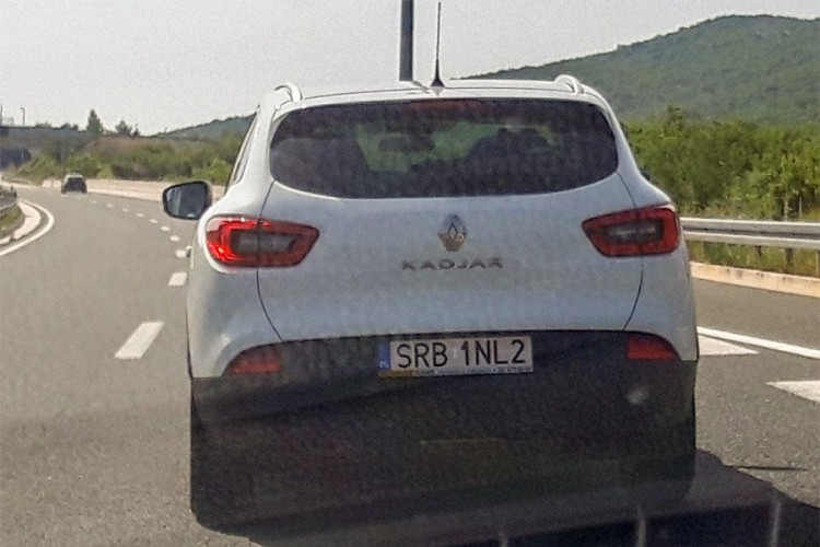 Vozio Hrvatskom sa tablicom "SRB": "Poljak neće kući u jednom komadu"