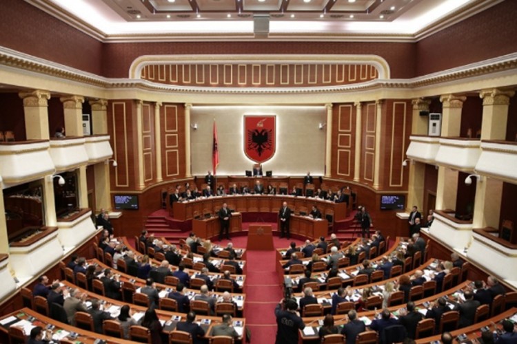 Parlament razriješio albanskog predsjednika