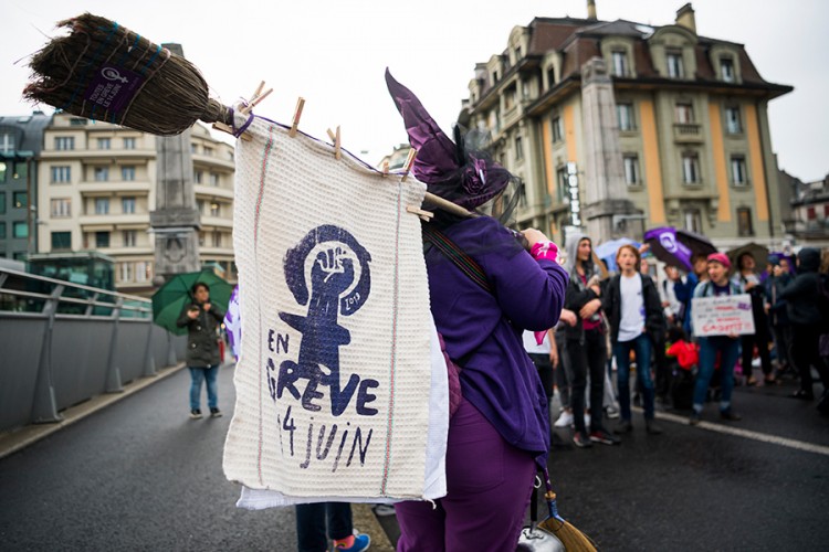 Žene u Švajcarskoj štrajkuju, traže jednakost u zaradama