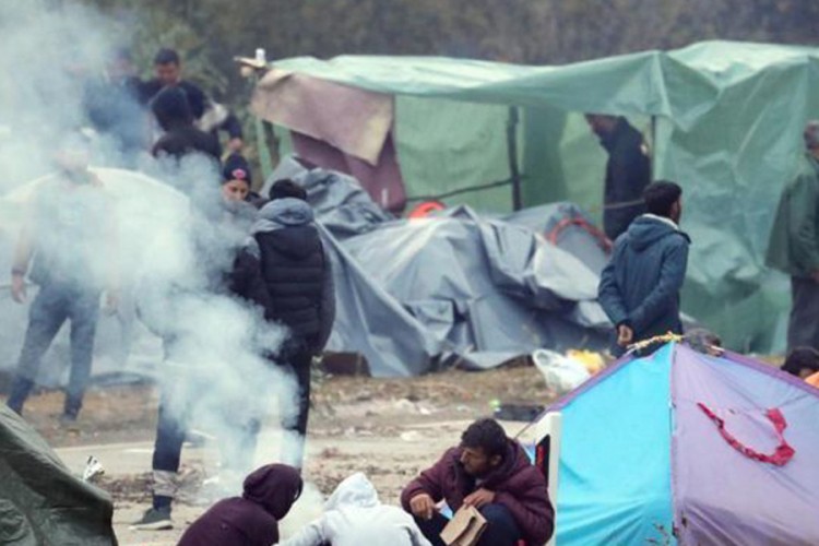 UN: Migranti u BiH smješteni pored minskog polja i deponije