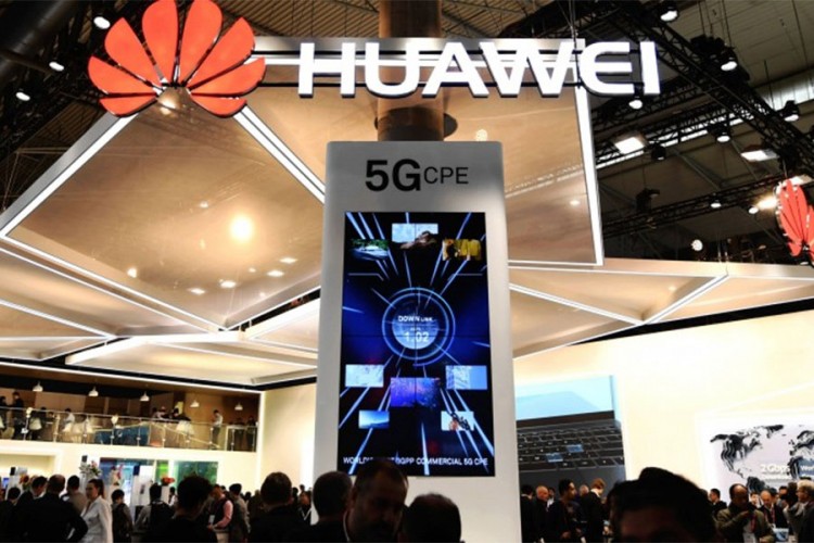 Huawei očekuje pad prodaje na stranom tržištu od 40 odsto
