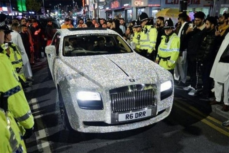 Rolls Royce Ghost dekorisan sa četiri miliona kristala