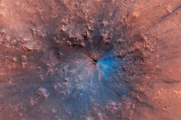 Fantastični prizori iz svemira: Novi krater na Marsu
