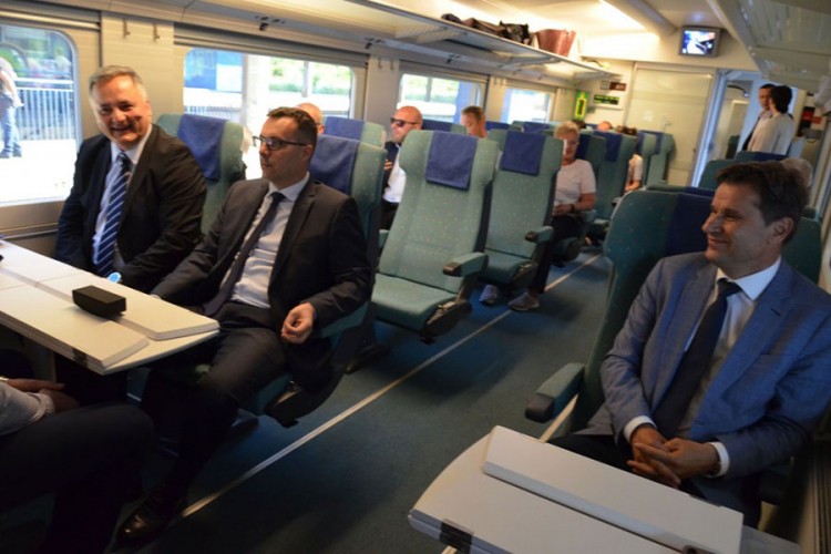Članovi Vlade FBiH vozom doputovali u Mostar