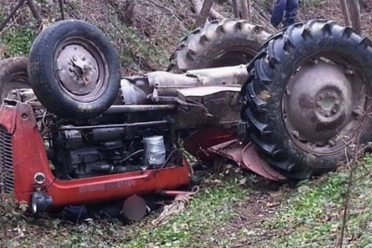 Poginuo obavljajući poljoprivredne radove: Traktorom upao u kanal dubok četiri metra