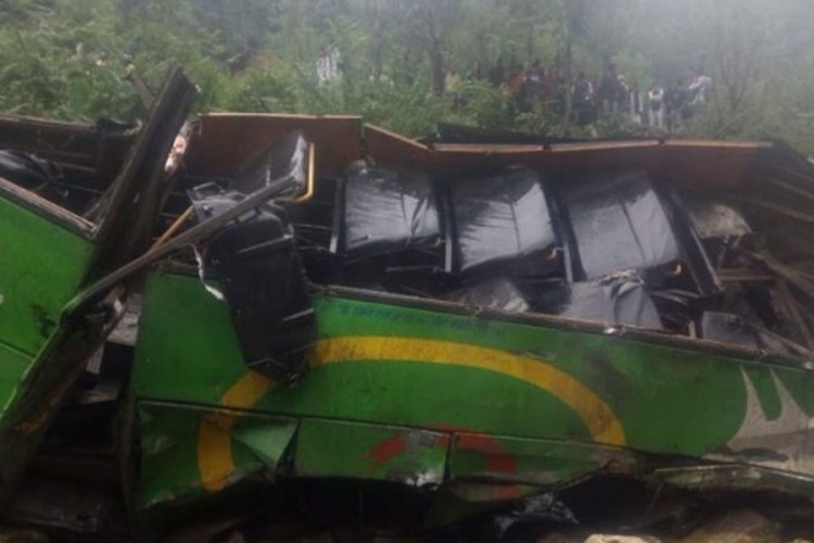 Broj poginulih u autobuskoj nesreći porastao na 30