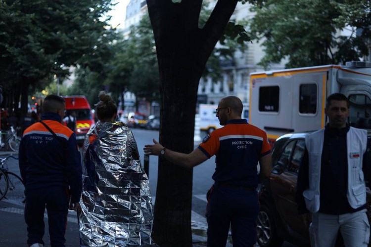 Požar u Parizu, poginulo troje, 30 povrijeđeno