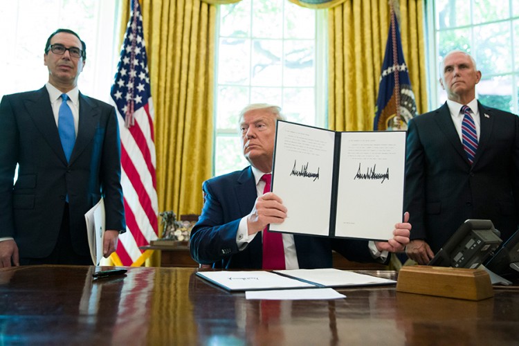 Tramp potpisao ukaz o novim sankcijama Iranu i njegovom vođi