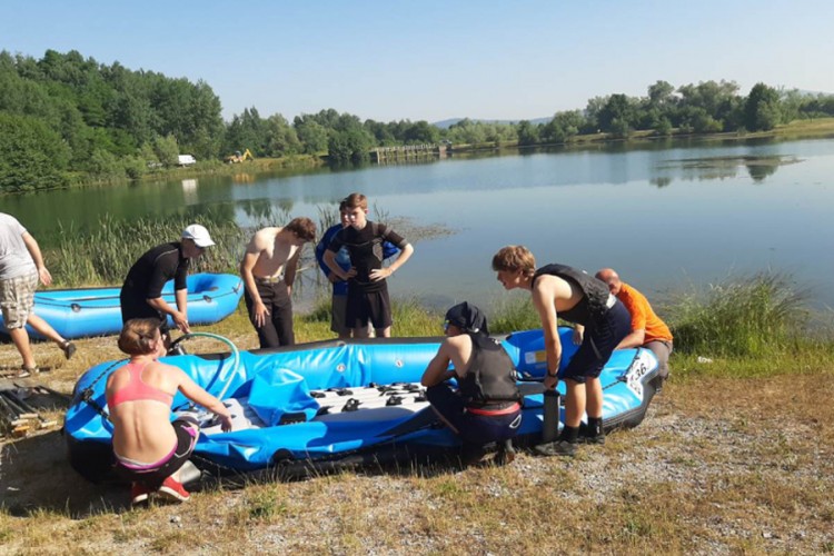 Više od 200 ljudi čisti jezero Šljivno na Manjači