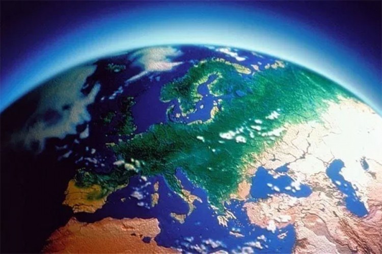 Rusi lansirali preko 30 satelita: Zadatak - izučiti ozonski omotač
