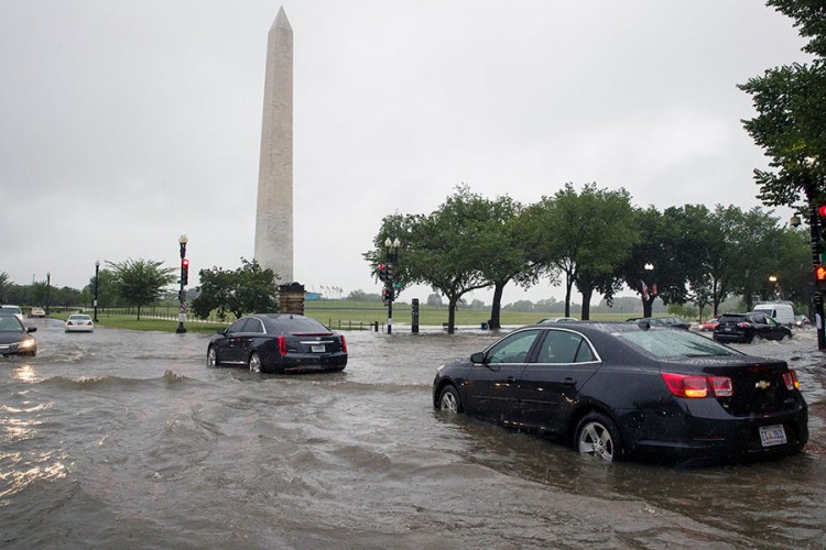 Obilne padavine u Vašingtonu, prokišnjava i Bijela kuća