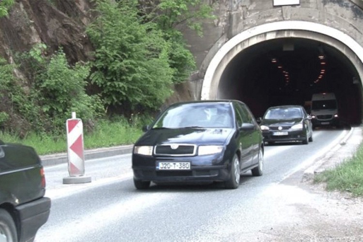 Milorad Dodik sa 200 KM počastio radnike tunela Vranduk