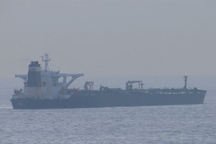 Uhapšeni kapetan i prvi oficir iranskog tankera