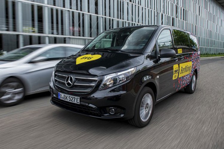 Mercedes predstavio električni putnički van eVito Tourer