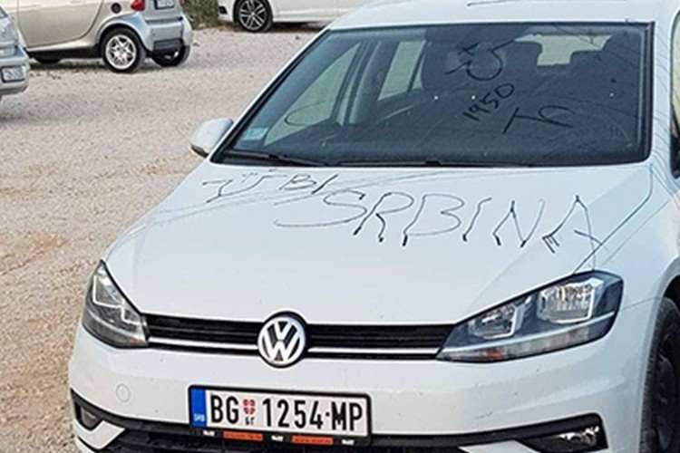 Čovjek kome su u Splitu išarali auto sa "Ubi Srbina", nije Srbin