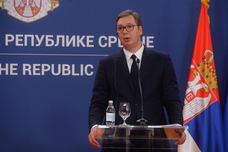 Vučić zamolio Makrona za pomoć u rješavanju kosovske krize