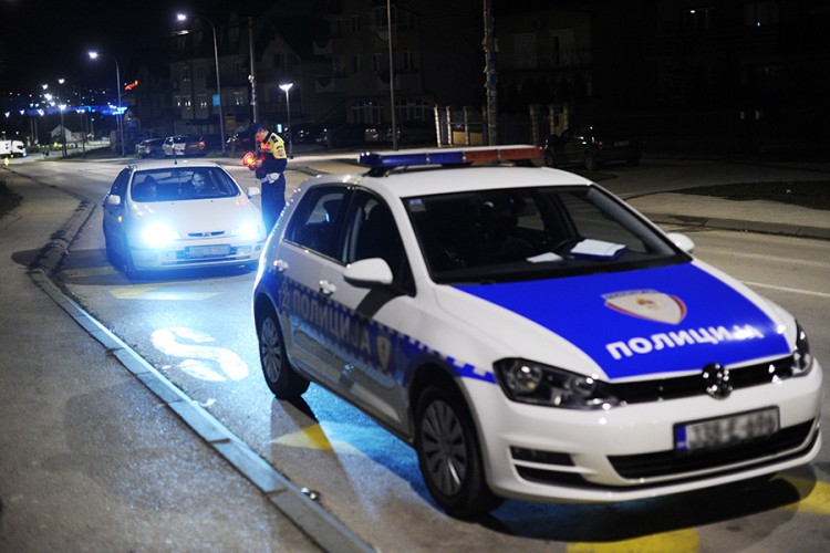 Banjalučka policija u gepeku pronašla odstrijeljenog srndaća, četvoro uhapšenih