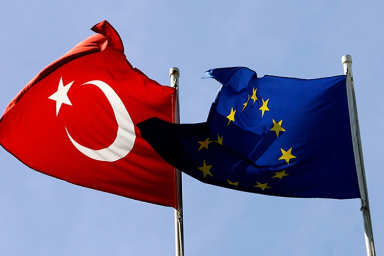 EU obustavila pregovore s Turskom