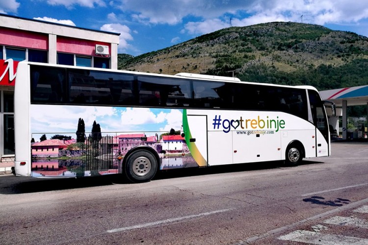 Dva autobusa sa motivima Trebinja saobraćaju do Beograda