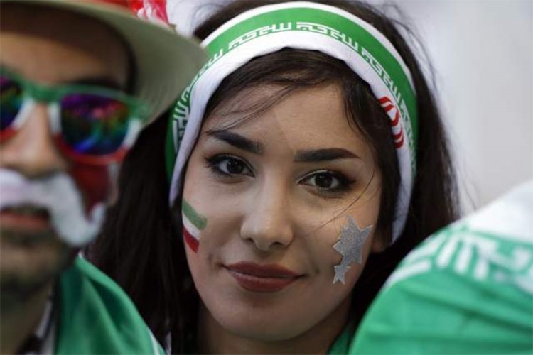 Iran do 10. oktobra ženama mora ukinuti zabranu pristupa na stadione