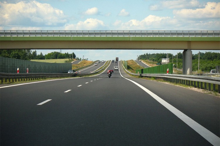 Italija eksperimentiše sa brzinom od 150 km/h na autoputu