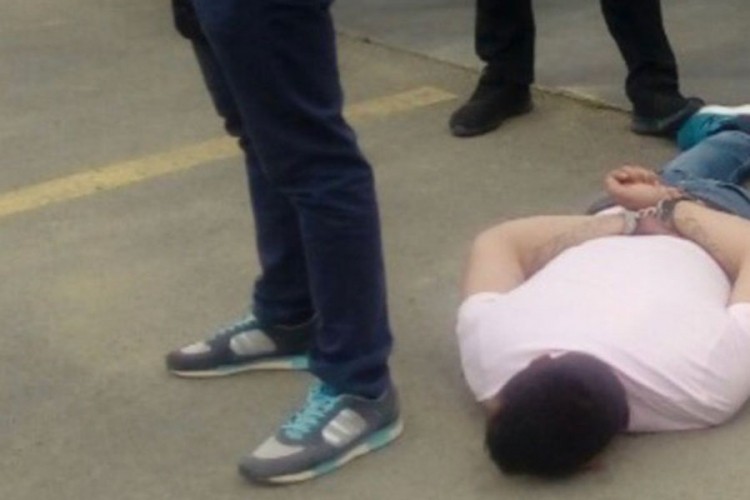 Dvoje uhapšeno u Kozarskoj Dubici, pronađeno više od kilogram heroina
