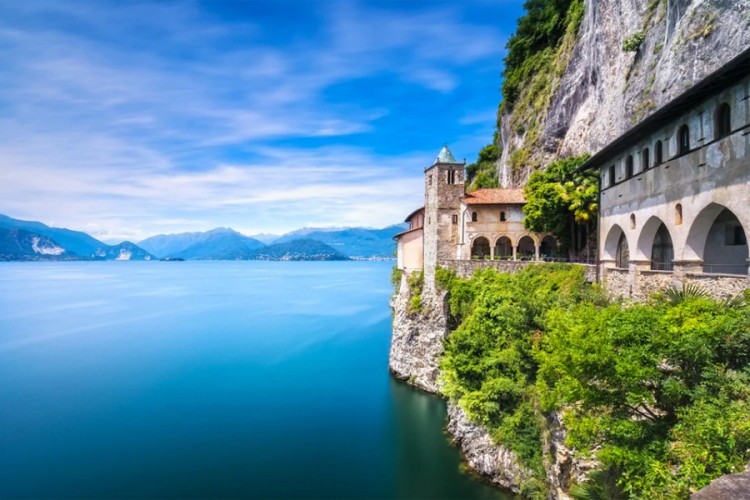 Zaselak u blizini jezera Como prodaje kuće za dolar