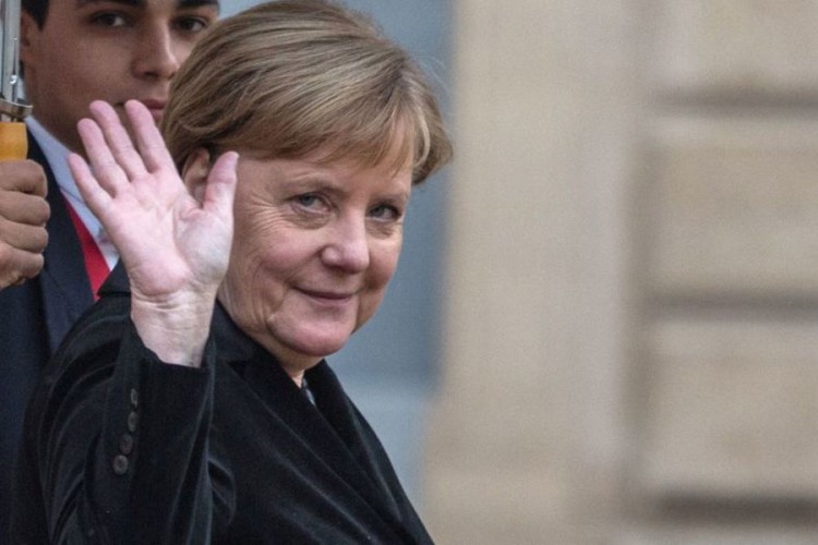 Merkelova se povlači sa funkcije na mjesec dana
