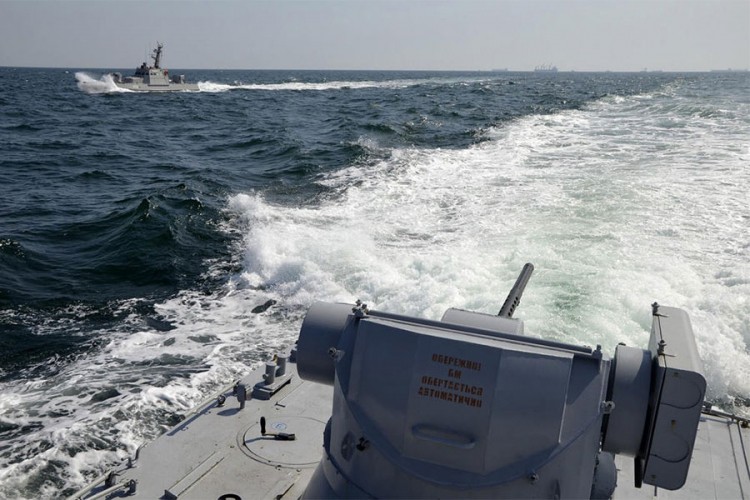 Ruski brod prišao blizu "strogo čuvane zone" Sjeverne Koreje, hitno pozvane diplomate