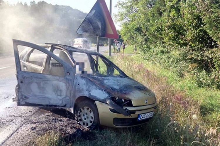 Preminula žena povrijeđena u zapaljenom autu kod Banjaluke