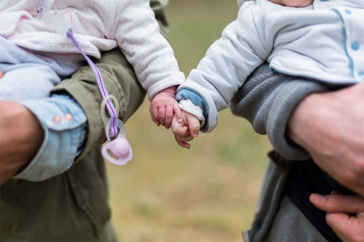 Mađarska nudi 30.000 evra parovima koji se odluče imati troje djece